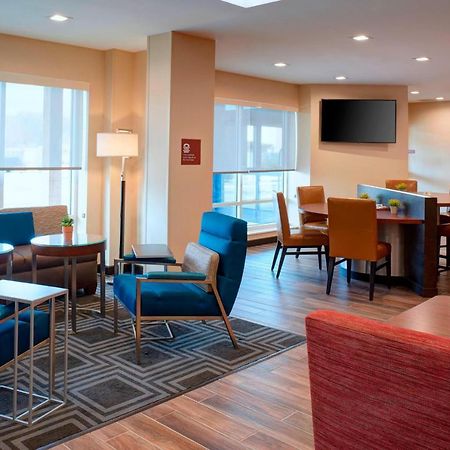 Towneplace Suites By Marriott Grand Rapids Airport Экстерьер фото